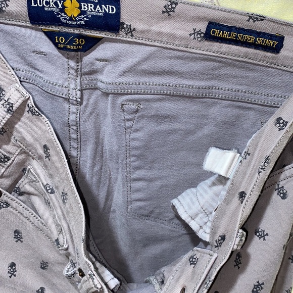 LUCKY CHARLIE SUPER SKINNY SKULL/CROSSBONES JEANS SZ 10/30 - Picture 7 of 10
